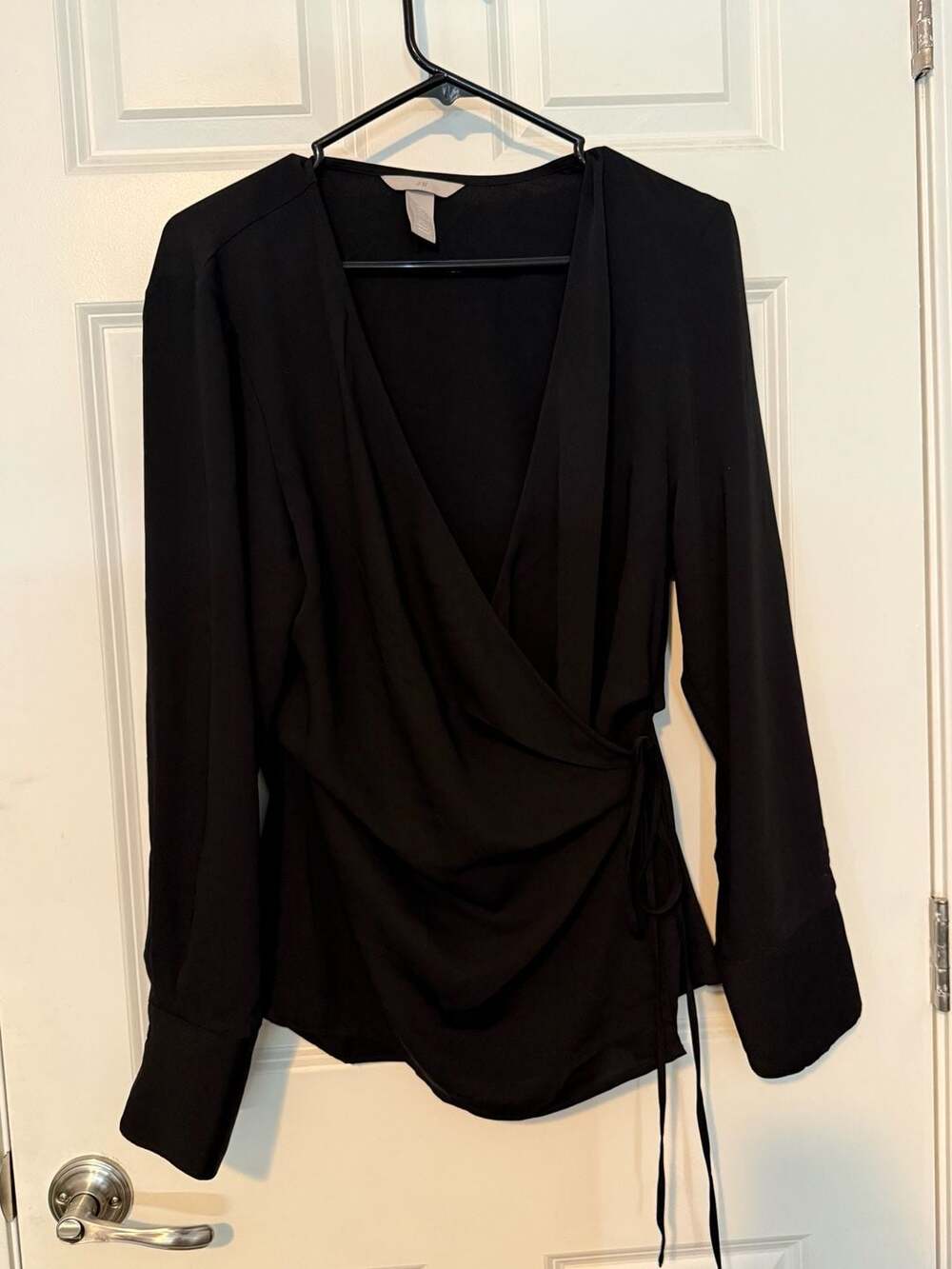 H&M Women's Black Long Sleeve Surplice Wrap Tie Blouse Size Large